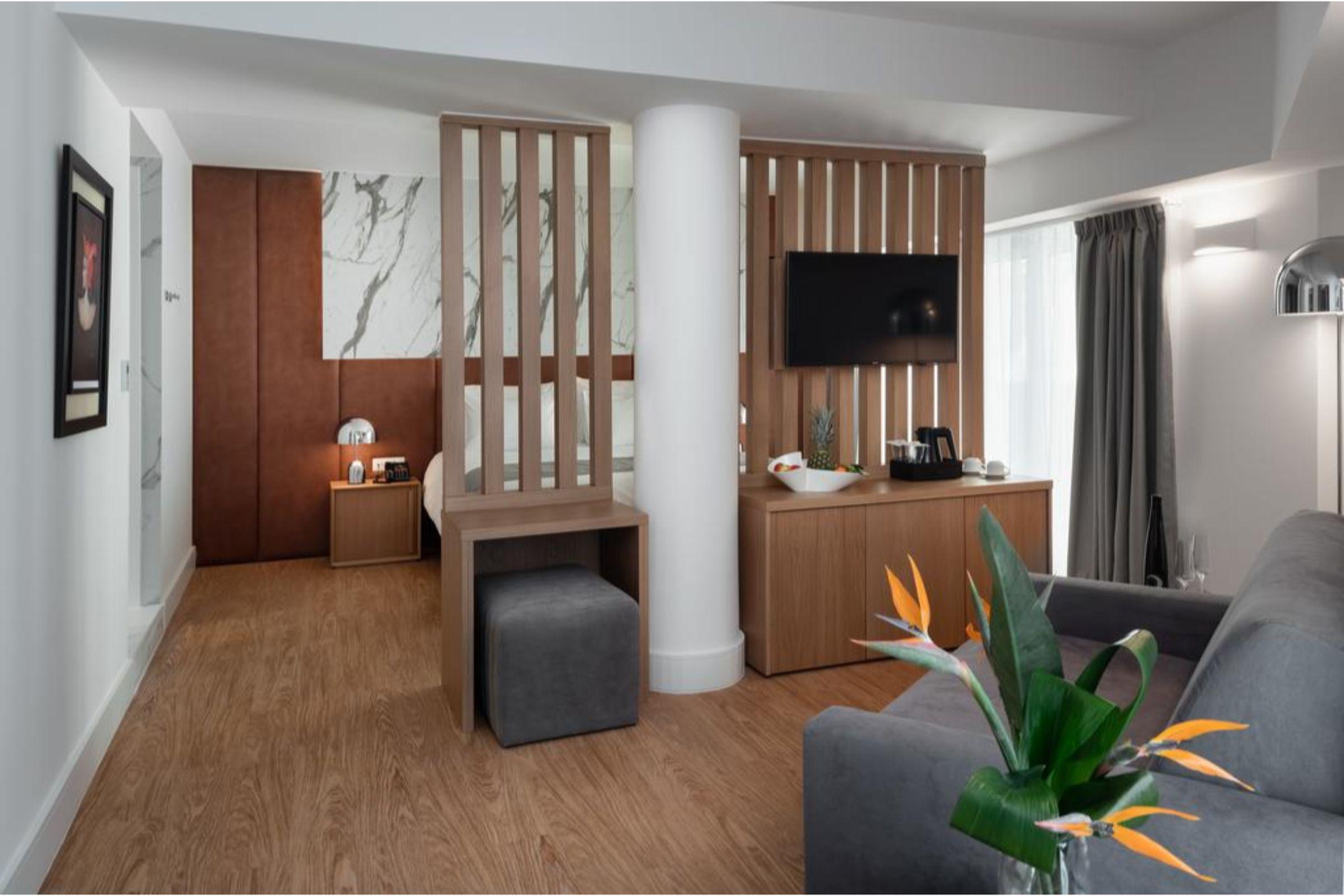 Elia Ermou 4* Atena